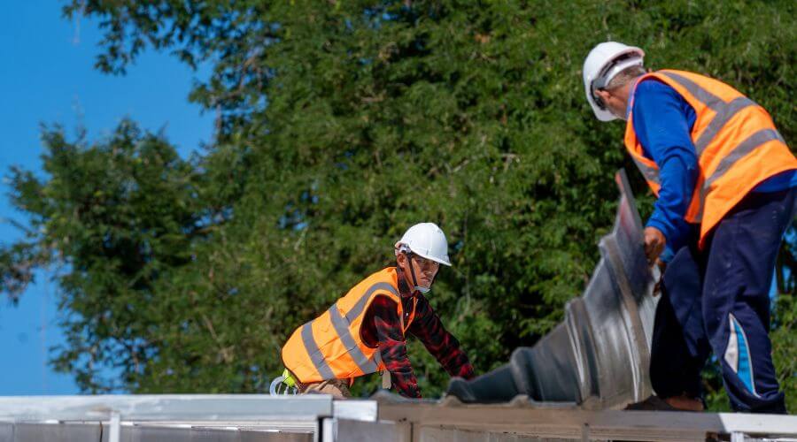 Professional new roof installation services in Bloomfield, IA